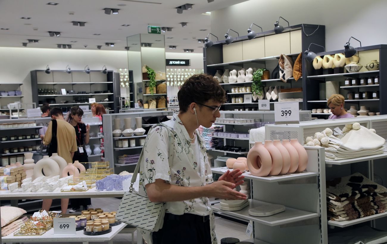 От супермаркетов до бутиков: в РФ массово закрывают магазины из-за падения спроса