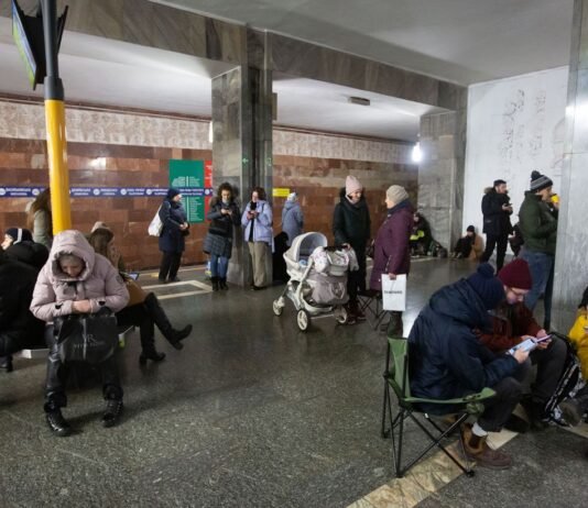 В Киеве раздаются взрывы на фоне атаки дронов