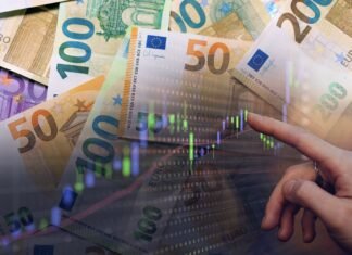 Евро приблизилось к 51, доллар опустился: курс на 13 апреля и облагается ли налогом крипта