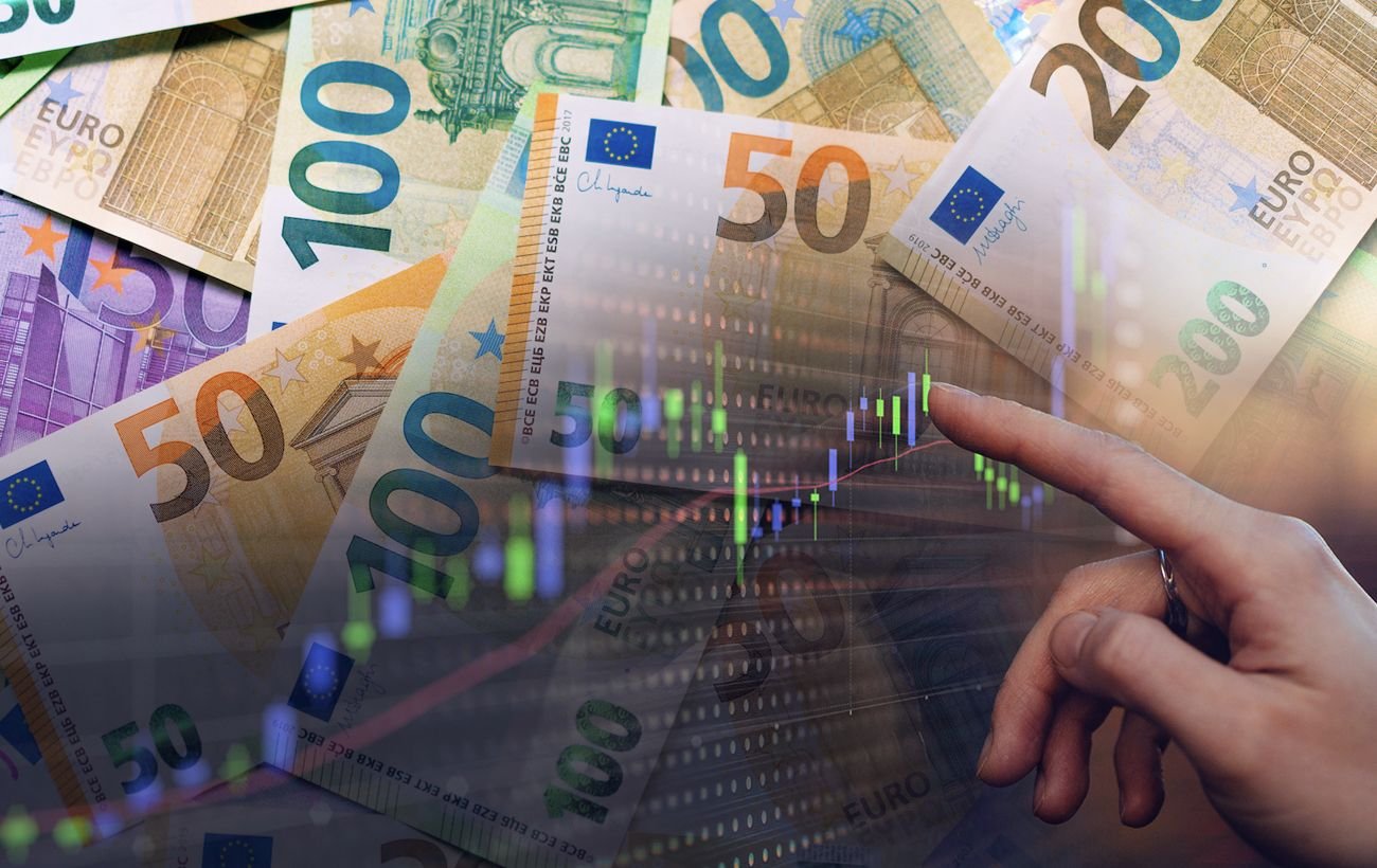 Евро приблизилось к 51, доллар опустился: курс на 13 апреля и облагается ли налогом крипта