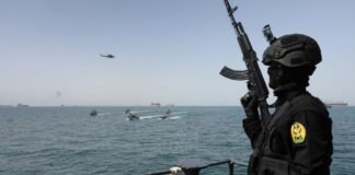 Ормузский пролив снова закрывают: Иран сделал резкое заявление