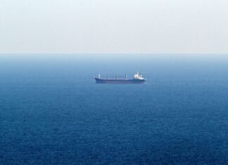 Швеция задержала балкер, направлявшийся из России