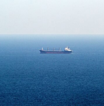 Швеция задержала балкер, направлявшийся из России
