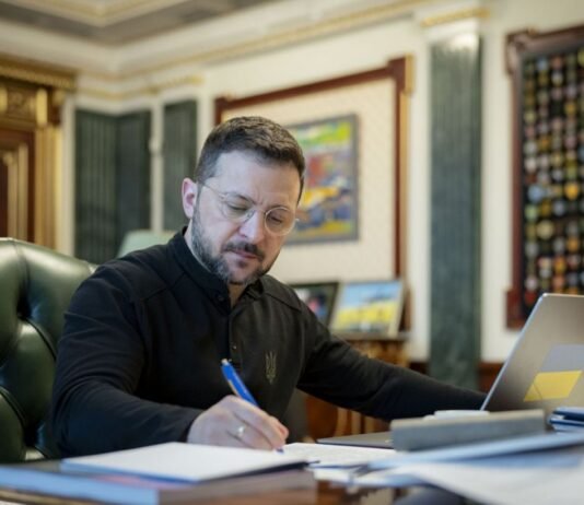 Зеленский подписал указ о правах крымскотатарского народа: что изменится