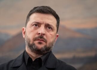 Зеленский об оружии для гражданских: надо ставить точку в этом вопросе