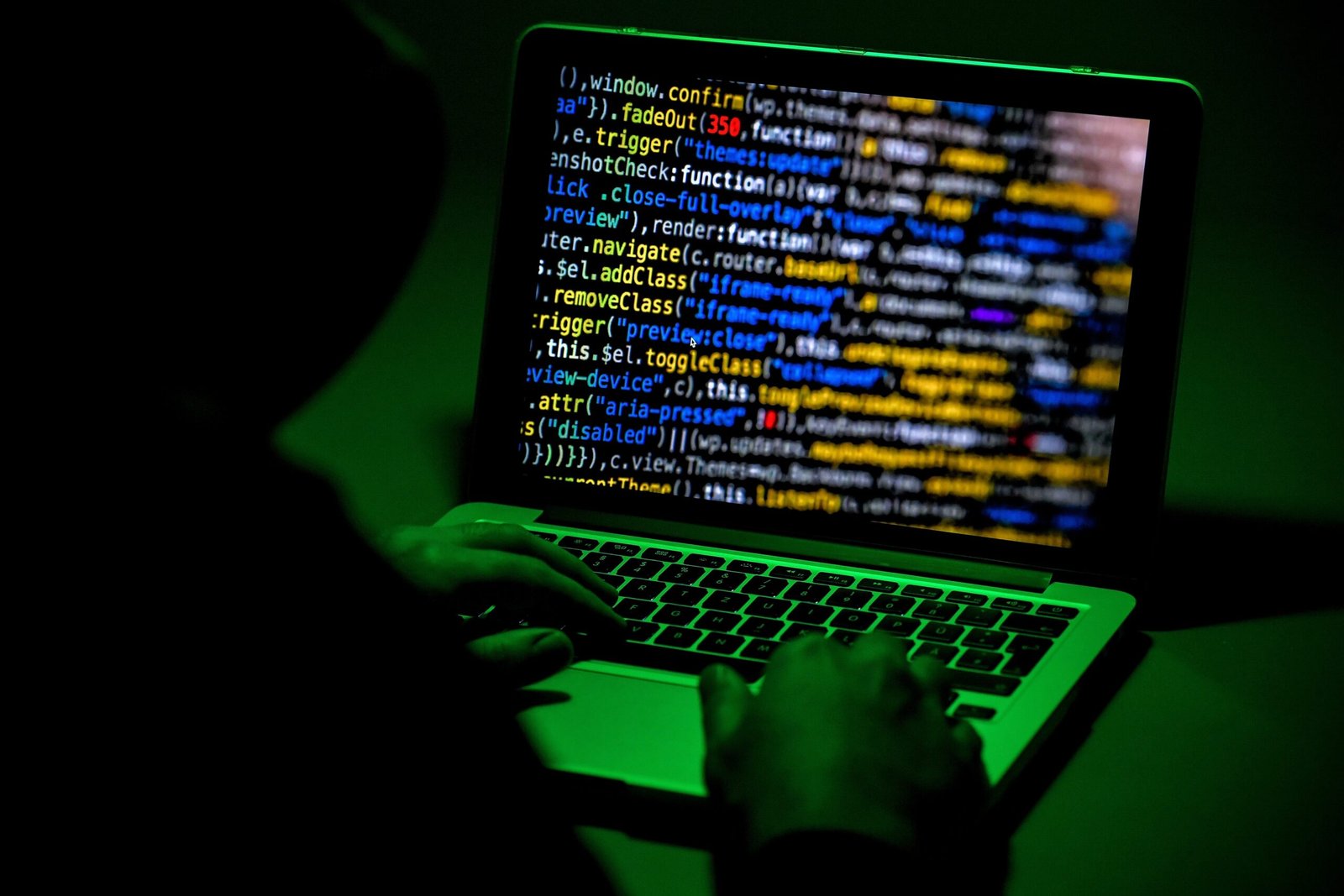 Bloomberg: Хакер РФ признал вину в кибератаках на энергетическую инфраструктуру США и Украины