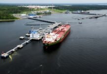 Украина поразили носитель «Калибров» еще раз ударив по нефтепорту Приморск
