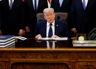 Трамп объявил операцию «Проект Свободы» в Ормузском проливе. Иран ответил предупреждением