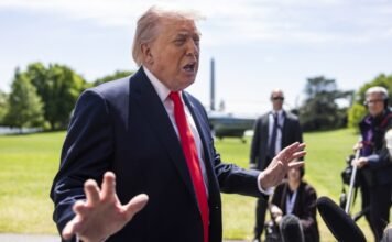 Трамп обвинил ЕС в невыполнении торговой сделки и анонсировал повышение пошлин