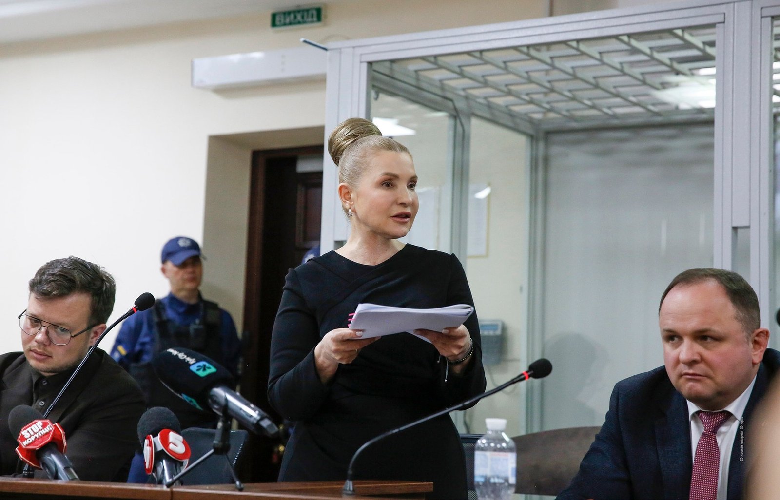 ВАКС вернул Тимошенко заграничные паспорта