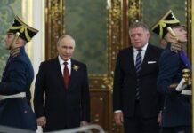 Фицо после встречи с Путиным заявил, что Зеленский должен позвонить диктатору, если хочет встречи