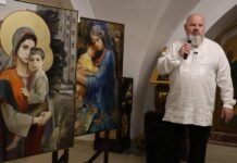 У підземному храмі святих безсрібників Косьми і Даміана презентували мистецький проєкт «Молитва за Україну»
