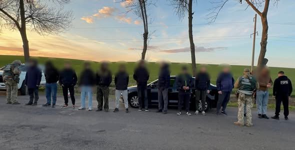 На Одещині прикордонники затримали «кортеж» порушників кордону, серед них — вінничанин