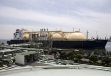 Катар возобновил экспорт СПГ через Ормузский пролив, — Bloomberg