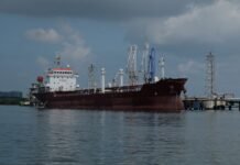 Экспорт нефти РФ просел почти на 17% после ударов по портам, — Власюк