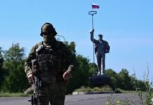 Оккупанты в «ДНР» выпустили праздничное печенье в честь «освобождения» Мариуполя