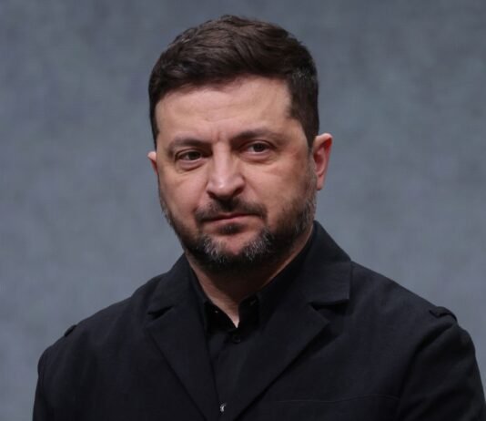 Россия ищет, где руководство Украины, но даже без Банковой страну не сдадим, — Зеленский